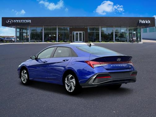 2025 Hyundai ELANTRA HEV SEL