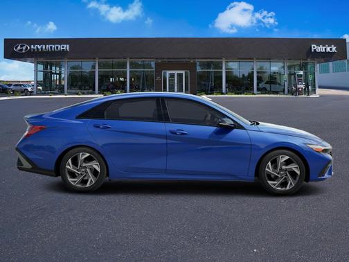 2025 Hyundai ELANTRA HEV SEL