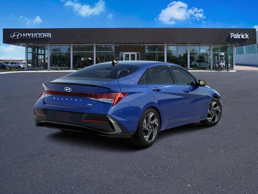 2025 Hyundai ELANTRA HEV SEL