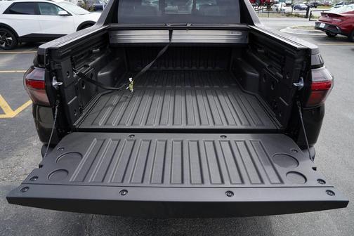 2025 Hyundai SANTA CRUZ SEL Activity