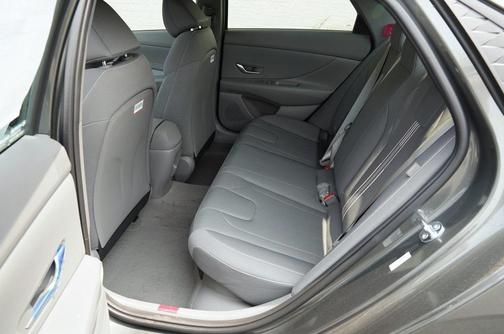 2025 Hyundai ELANTRA HEV SEL