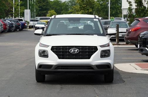 2025 Hyundai VENUE SE