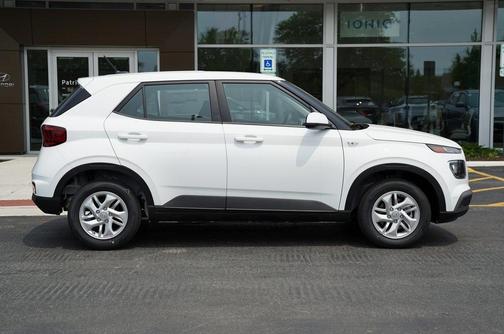 2025 Hyundai VENUE SE