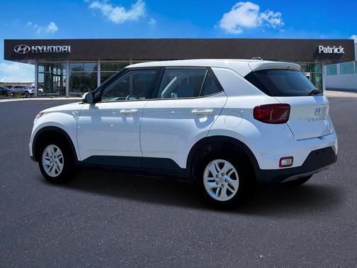 2025 Hyundai VENUE SE