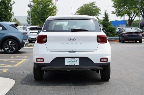 2025 Hyundai VENUE SE