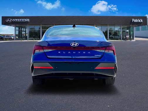 2025 Hyundai ELANTRA Limited