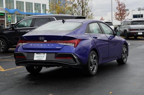 2025 Hyundai ELANTRA Limited