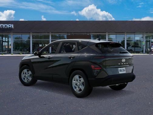 2025 Hyundai KONA SE