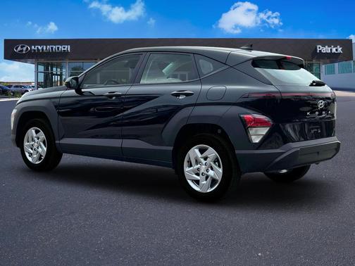2025 Hyundai KONA SE
