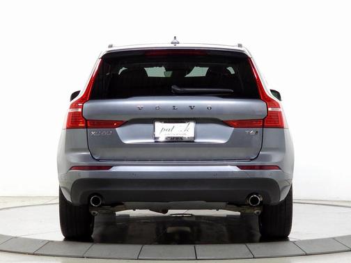 2021 Volvo XC60 T6 Momentum