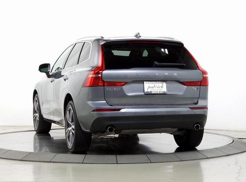 2021 Volvo XC60 T6 Momentum