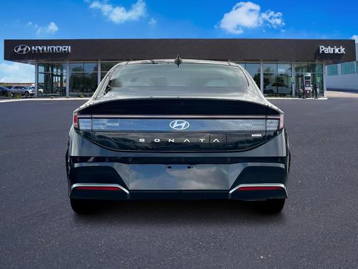 2025 Hyundai SONATA Hybrid Limited