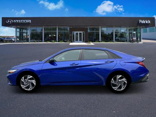 2025 Hyundai ELANTRA HEV SEL