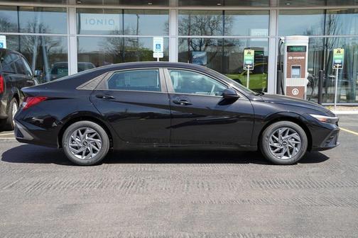 2025 Hyundai ELANTRA HEV Blue