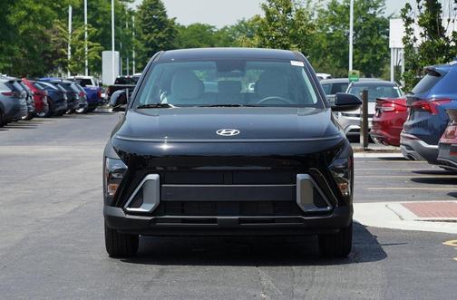 2025 Hyundai KONA SE