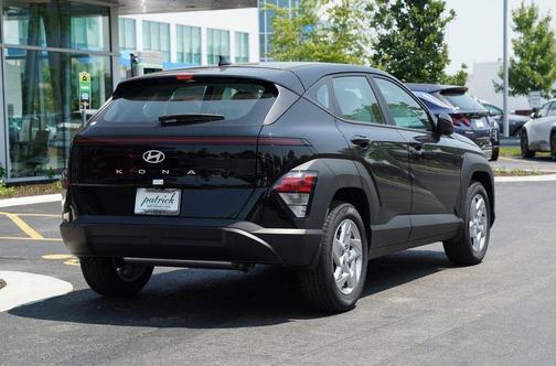 2025 Hyundai KONA SE