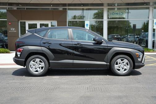 2025 Hyundai KONA SE