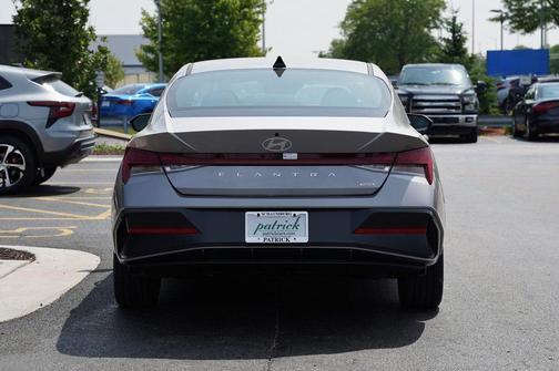 2025 Hyundai ELANTRA HEV Limited