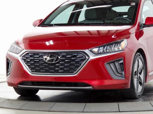 2022 Hyundai IONIQ Hybrid SEL