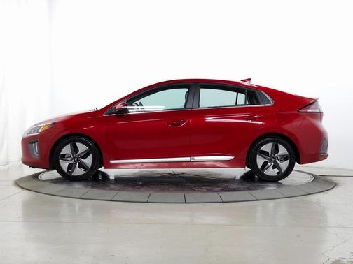 2022 Hyundai IONIQ Hybrid SEL
