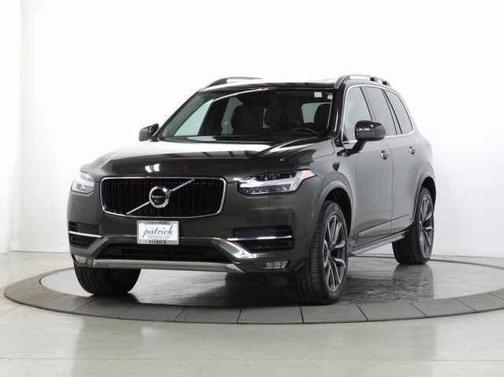2018 Volvo XC90 T6 Momentum
