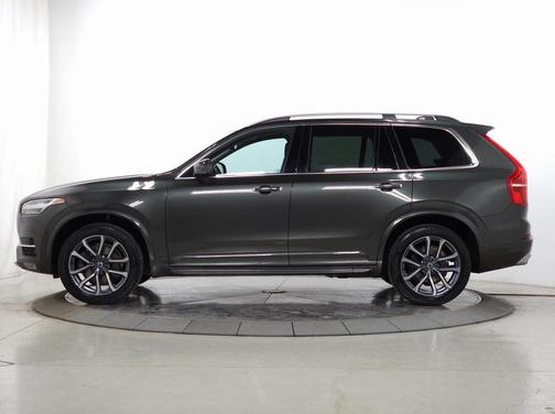 2018 Volvo XC90 T6 Momentum