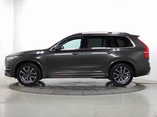 2018 Volvo XC90 T6 Momentum