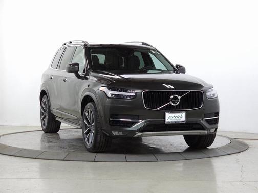 2018 Volvo XC90 T6 Momentum