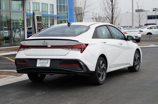 2025 Hyundai ELANTRA SEL Sport