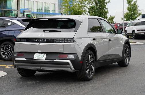 2025 Hyundai IONIQ 5 SE