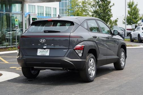2025 Hyundai KONA SE
