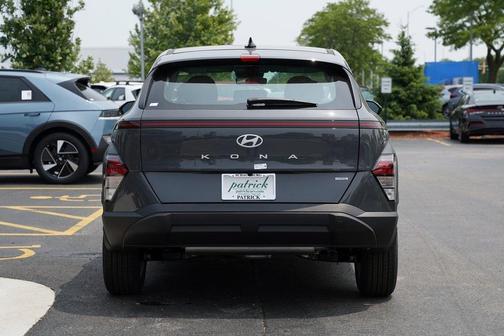 2025 Hyundai KONA SE