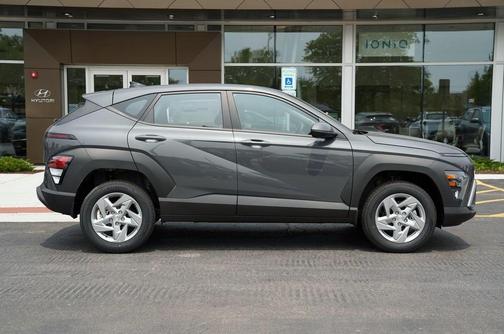 2025 Hyundai KONA SE