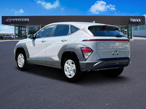 2025 Hyundai KONA SE
