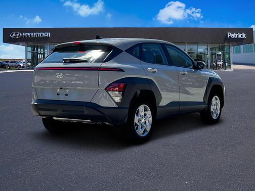 2025 Hyundai KONA SE