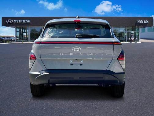 2025 Hyundai KONA SE