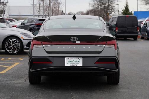 2025 Hyundai ELANTRA HEV Limited