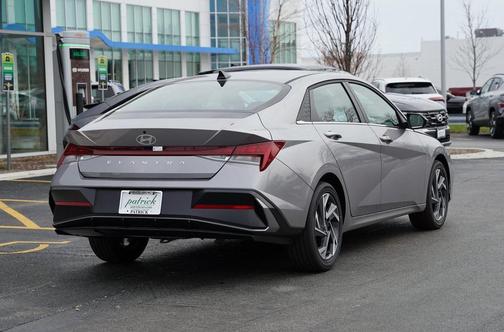 2025 Hyundai ELANTRA SEL Convenience