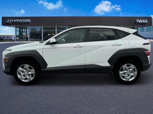 2025 Hyundai KONA SE