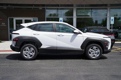 2025 Hyundai KONA SE