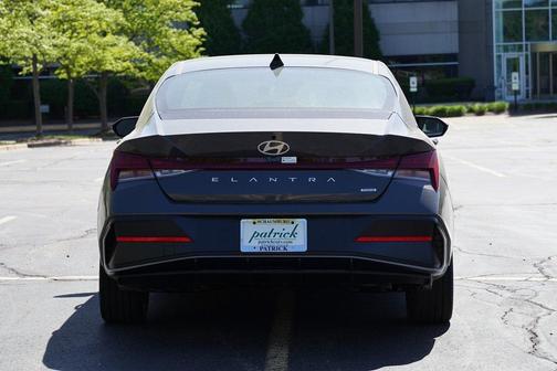 2025 Hyundai ELANTRA HEV Limited