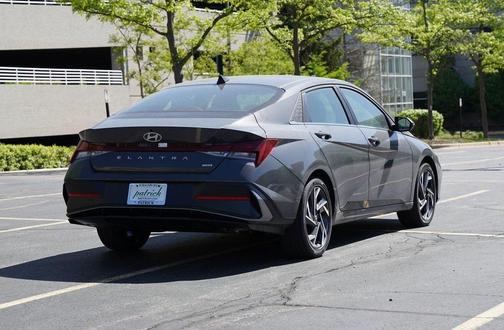 2025 Hyundai ELANTRA HEV Limited