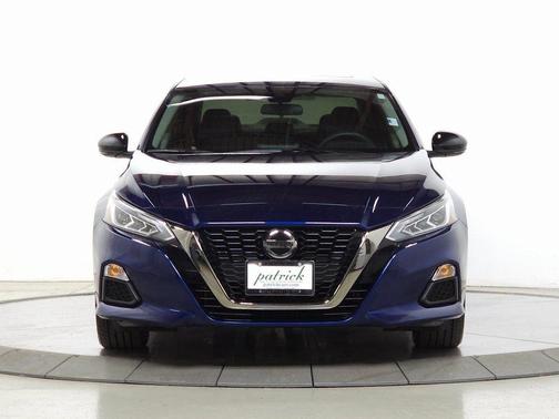 Deep Blue Pearl 2021 Nissan Altima 2.5 SR