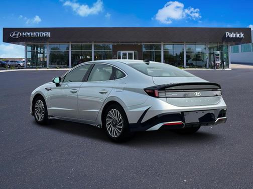 2025 Hyundai SONATA Hybrid Limited