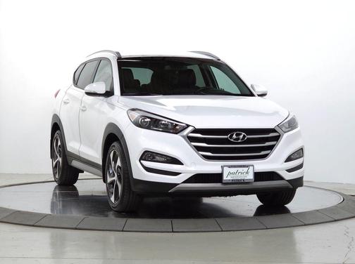 Dazzling White 2018 Hyundai TUCSON Sport