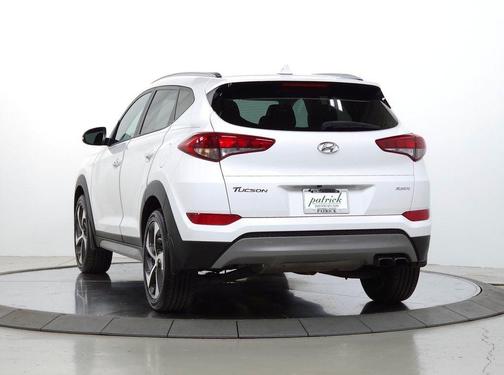Dazzling White 2018 Hyundai TUCSON Sport