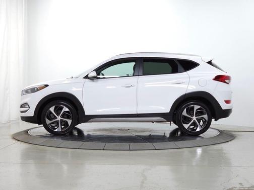 Dazzling White 2018 Hyundai TUCSON Sport