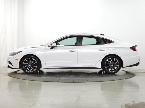 Quartz White 2022 Hyundai SONATA Limited