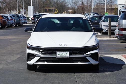 2025 Hyundai ELANTRA HEV SEL
