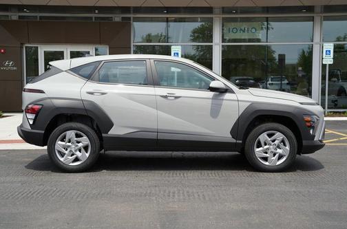 2025 Hyundai KONA SE
